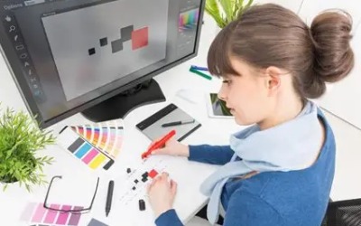 Senior Graphic Designer